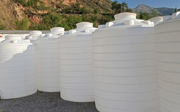 化工液体储存注意事项——选对PE银川塑料桶避免安全隐患